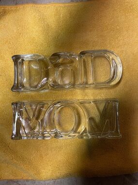 Clear Glass 'DAD' and 'MOM' paperweights/ photo frames